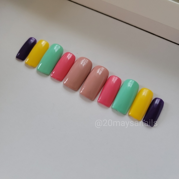 Colorful set 01 - Picture 2 of 5